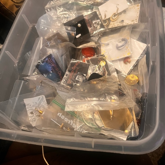 Grab bags with 5pairs of earrings $10 - Picture 2 of 2